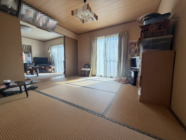 広々2世帯住宅！綺麗で住みやすい邸宅×広々駐車スペースの和室