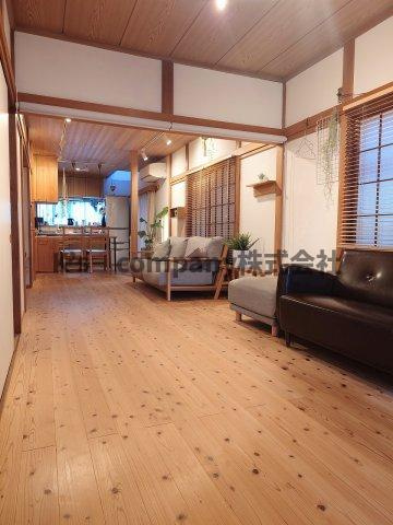 ◎茅ヶ崎市本村1丁目　中古戸建◎の居間・リビング|ご家族が集中する場所リビングは約21.9帖あります☆