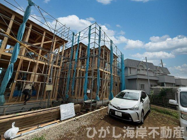 茅ヶ崎市香川１丁目　新築戸建　全6棟の外観|8月17日撮影　建築中　現地外観