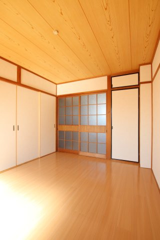 【洋室】 | 初芝マンション