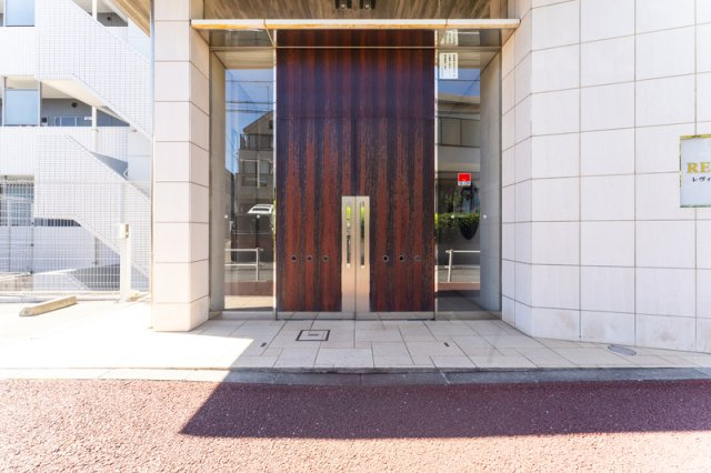レヴィーガ板橋徳丸のエントランス