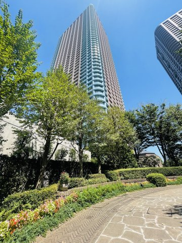 センチュリーパークタワーの外観