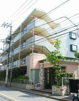 【外観】 | ベルガーデン | 鉄筋コンクリート造のがっちりとした建物。