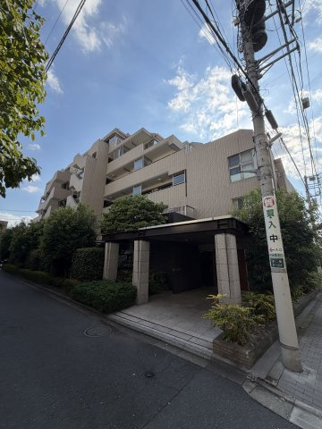 グランシュテル中野坂上の外観