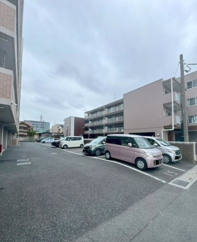 ベルドゥムール草加稲荷の駐車場|共用部・駐車場（空き状況は要確認）