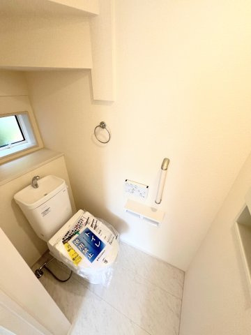 武蔵村山市学園1丁目　全1棟　新築戸建のトイレ