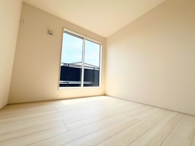 武蔵村山市学園1丁目　全1棟　新築戸建の洋室