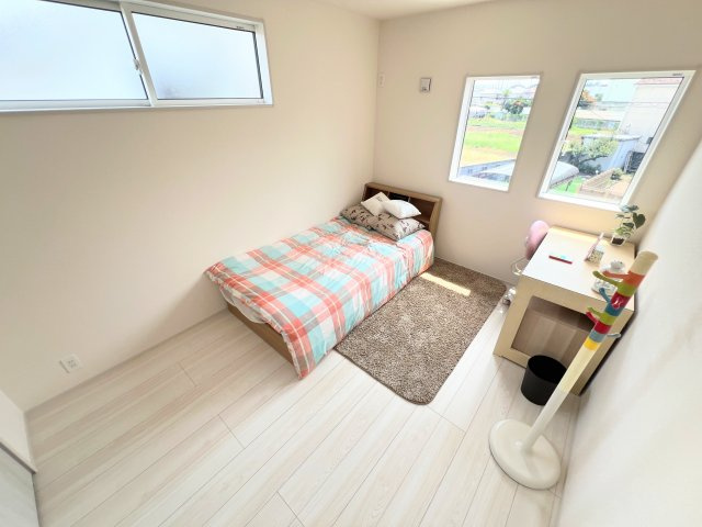 武蔵村山市学園1丁目　全1棟　新築戸建の洋室