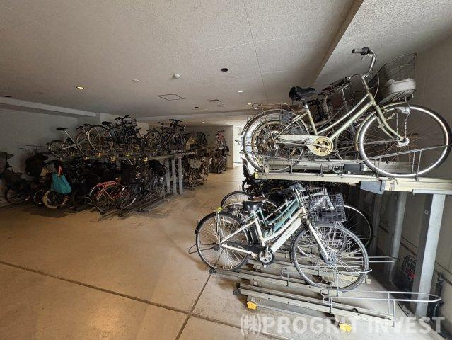パークタワー渋谷本町の駐輪場