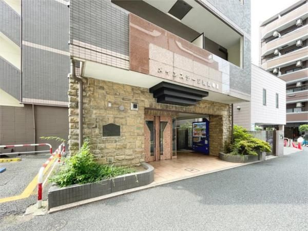 メインステージ護国寺Ⅱのエントランス