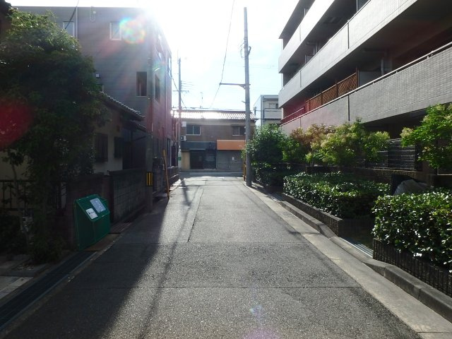 西宮市小松東町２丁目土地の前面道路含む現地写真