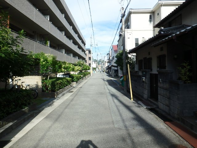西宮市小松東町２丁目土地の前面道路含む現地写真