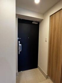 シーズンフラッツ武蔵小山の玄関