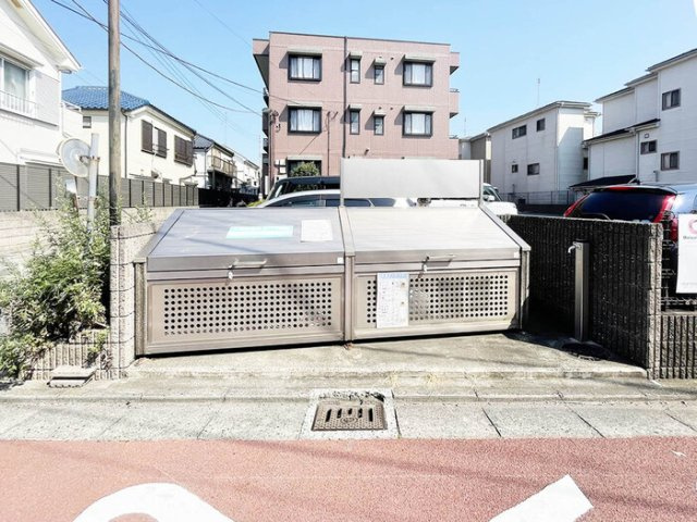 グリーンヒルズの駐車場