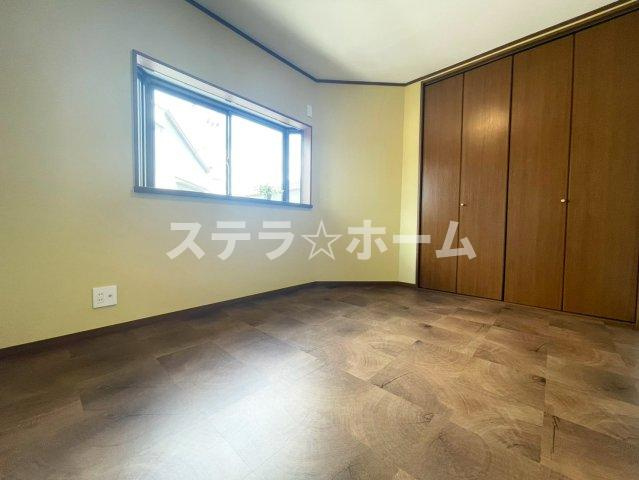上新庄2 中古戸建の洋室|広々とした洋室です