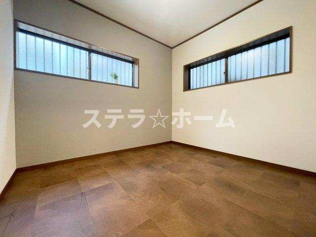 上新庄2 中古戸建の洋室|ゆったりした洋室です