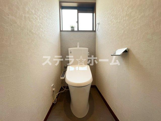 上新庄2 中古戸建のトイレ|コンパクトで使いやすいトイレです