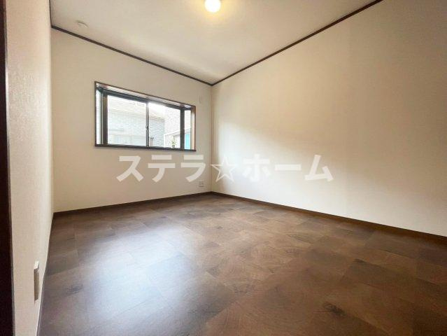 上新庄2 中古戸建の洋室|コンパクトで使いやすい洋室です