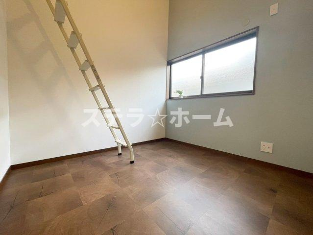 上新庄2 中古戸建の洋室|ゆったりした洋室です