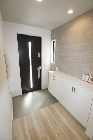 郡山市七ッ池町　　　  １号棟　　　橘小学校、郡山第３中学区　の玄関
