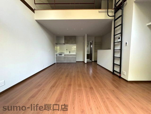 K-GARAGE猪名寺の居間・リビング