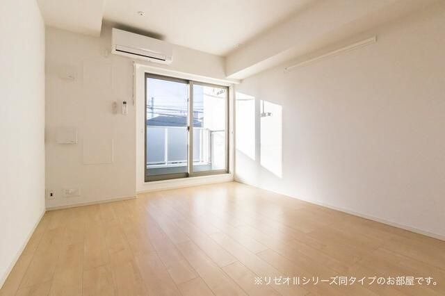 ライジング・プレイスの居間・リビング