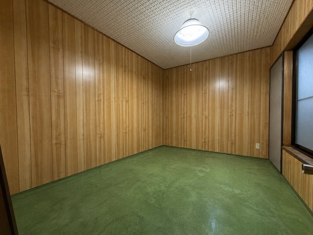 離れのある暮らし×137坪の敷地と豊富な部屋数を愉しむ家の内装|離れの中