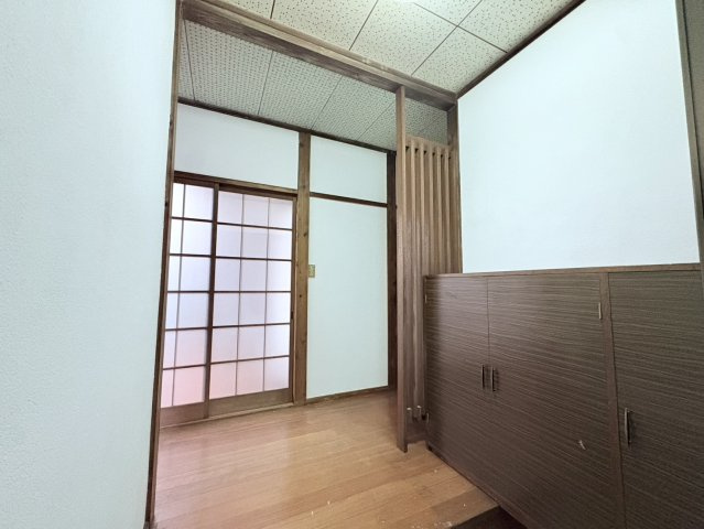 リノベ完工☆137坪の敷地と離れのある暮らしの玄関