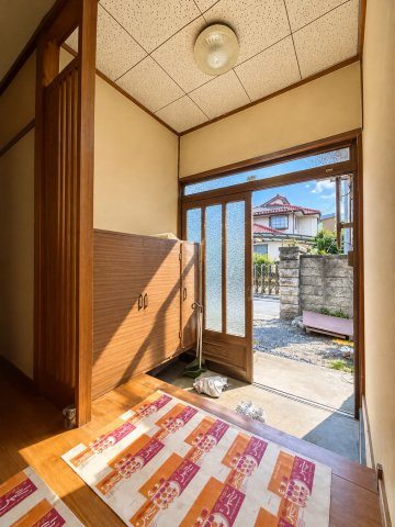 離れのある暮らし×137坪の敷地と豊富な部屋数を愉しむ家の玄関|きれいな玄関です