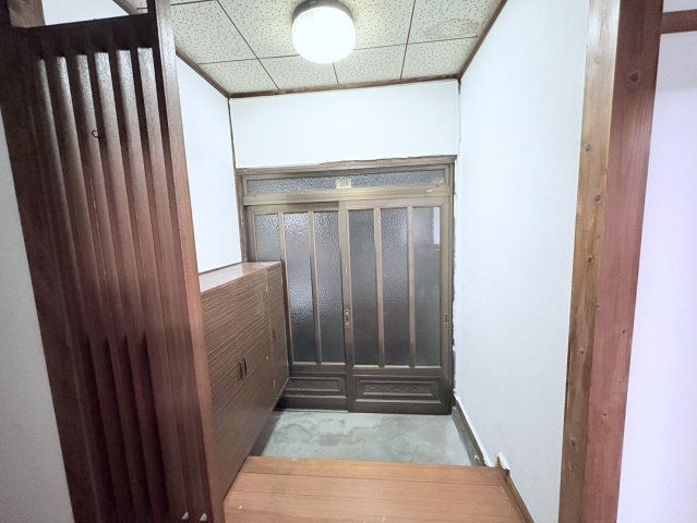 リノベ完工☆137坪の敷地と離れのある暮らしの玄関|きれいな玄関です