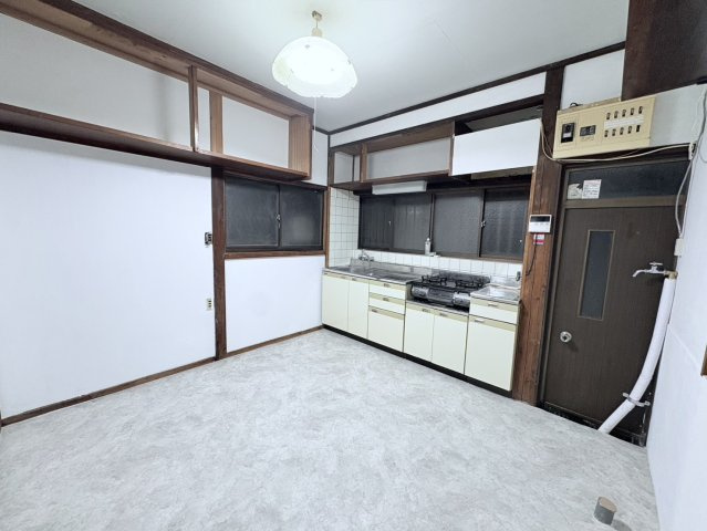 リノベ完工☆137坪の敷地と離れのある暮らしのキッチン|キッチンです
