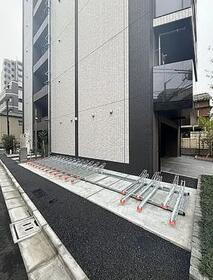 ＬＵＭＥＥＤ南千住の駐車場