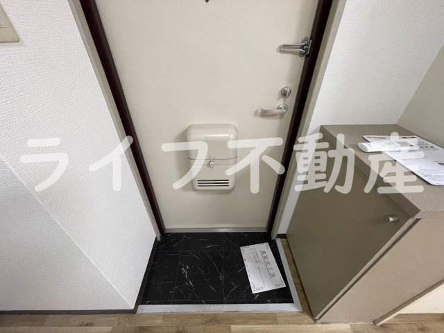 イーストコトブキの玄関|明るい玄関です