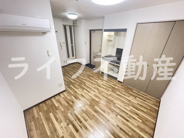 イーストコトブキの内装|明るい室内です