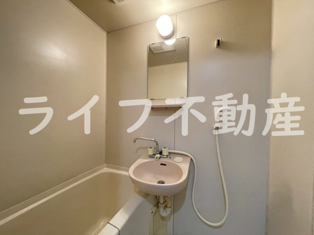 エステートピア中野の独立洗面台|独立洗面台で身支度をすべて済ませてしまいましょう