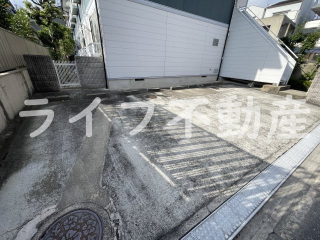 エステートピア中野の駐車場|駐車場完備です