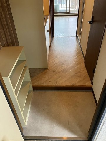 中市マンション の玄関