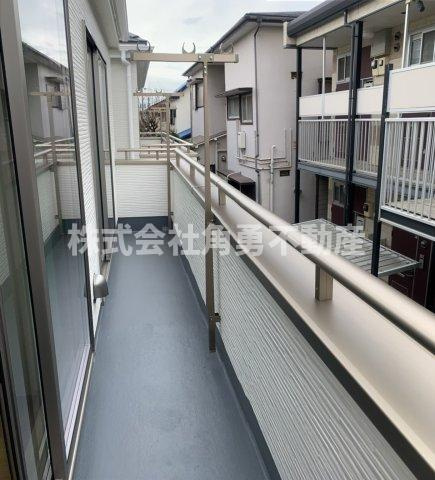 平塚市纒4丁目　新築一戸建て　C号棟の内観：施工例|《施工例》バルコニー