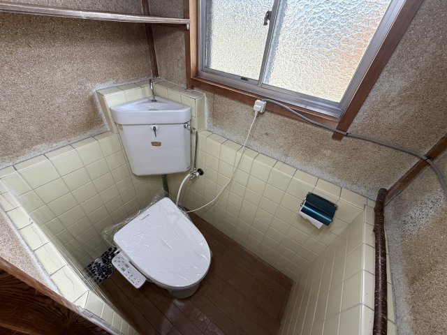 東松本戸建のトイレ