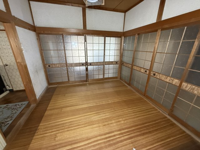 東松本戸建の玄関
