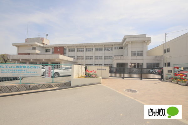 レセンテ生駒の周辺|小学校「生駒市立壱分小学校まで1135m」