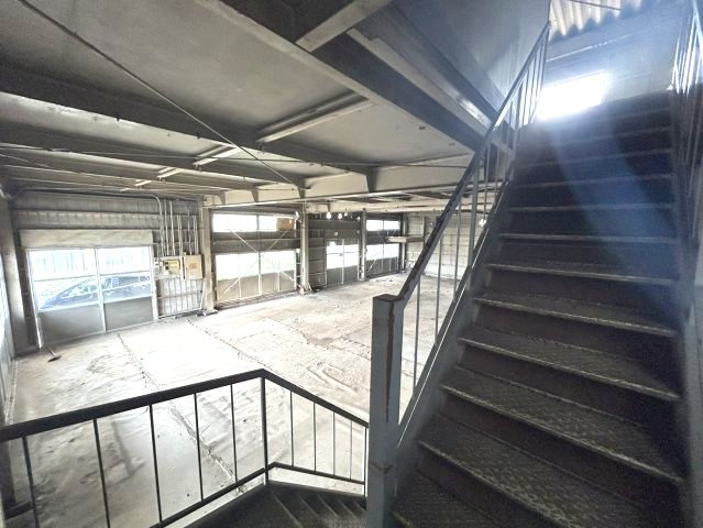 事業用工場　長野市大字東和田のその他|階段