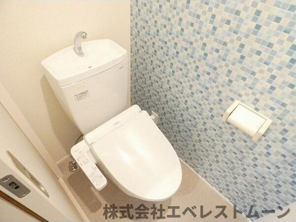 ハーモニーテラス東海通Ⅰのトイレ|落ち着いた色調のトイレです