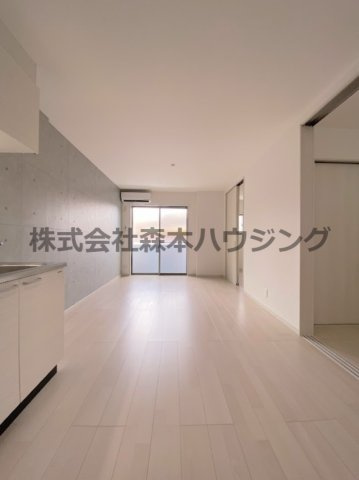 【居間・リビング】 | 　Tio Alba | 明るいリビングです