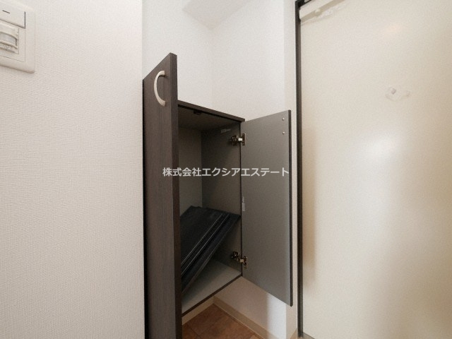 リヴィアス三明町の玄関