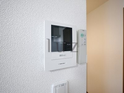 ルミエリア横浜のセキュリティ|モニター付きインターホンで安心のセキュリティ