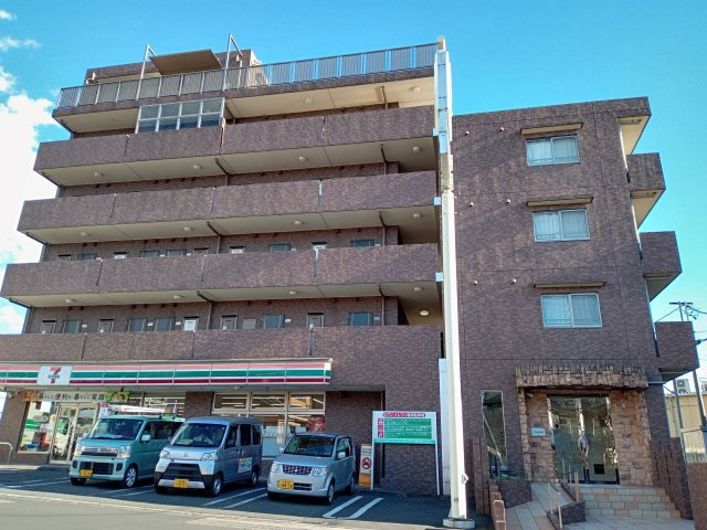多摩市関戸５丁目の賃貸マンションの外観