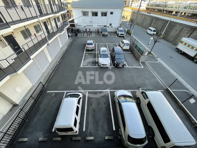 日商岩井中津マンションの駐車場|日商岩井中津マンション　駐車場