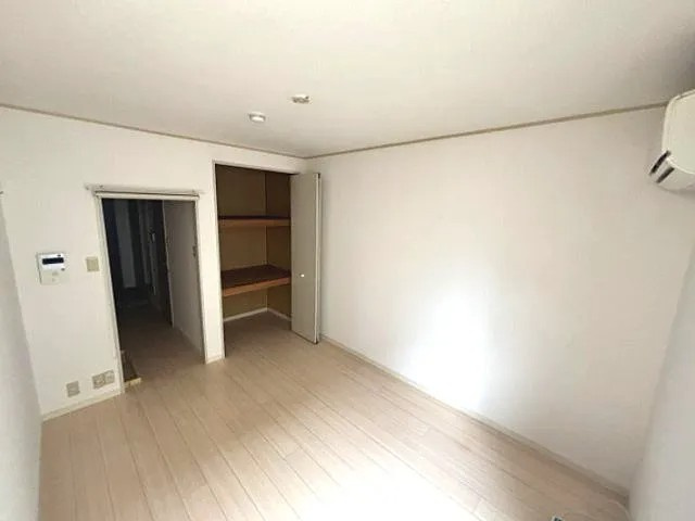 神戸市東灘区魚崎北町６丁目のアパートの居間・リビング