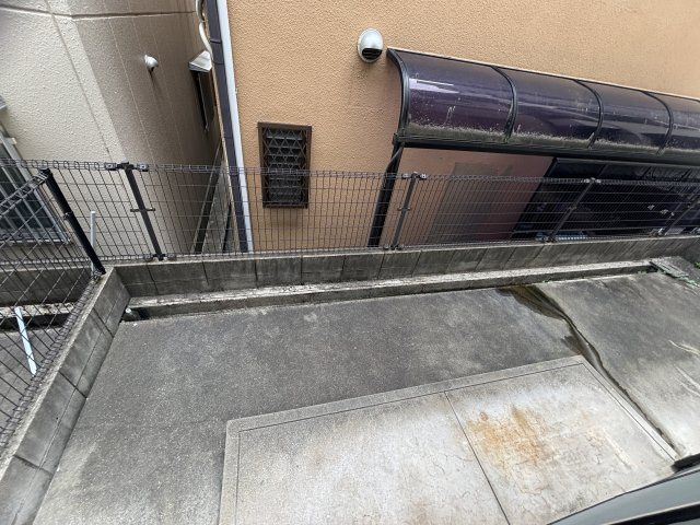 神戸市灘区深田町２丁目のアパートのバルコニー